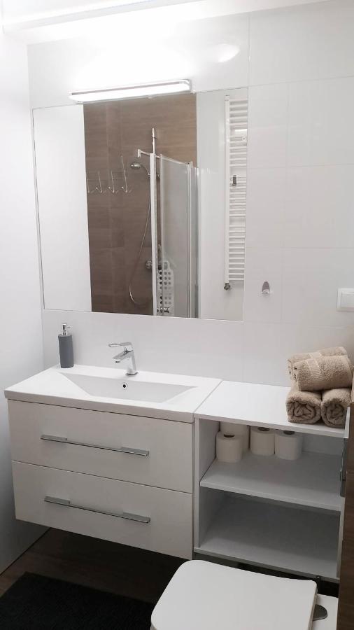 Apartament Zalesie Z Tarasem Lubiń Dış mekan fotoğraf